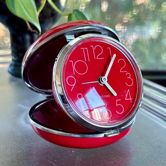 Vintage 1960s Bulova Red Travel Alarm Clock – Folding Round Case, Made in Japan - Picture 13 of 16